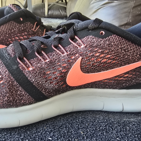 Nike Women's Black and Pink Running Shoes - Picture 1 of 7